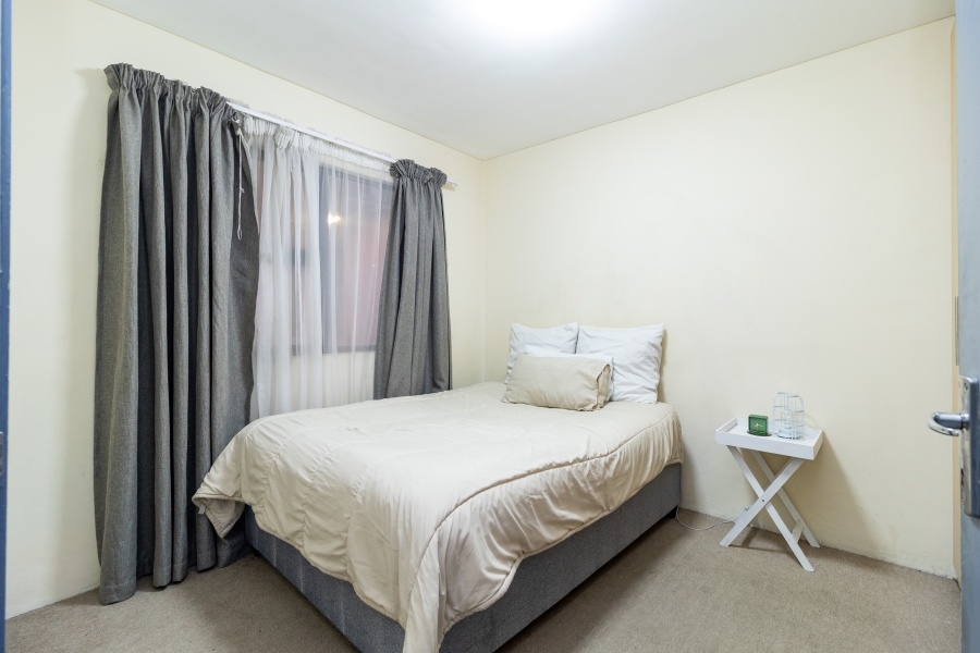 1 Bedroom Property for Sale in Zonnebloem Western Cape